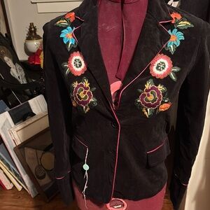 Elegant Black Blazer with Floral Embroidery